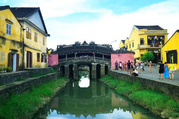 puente hoi an vietnam